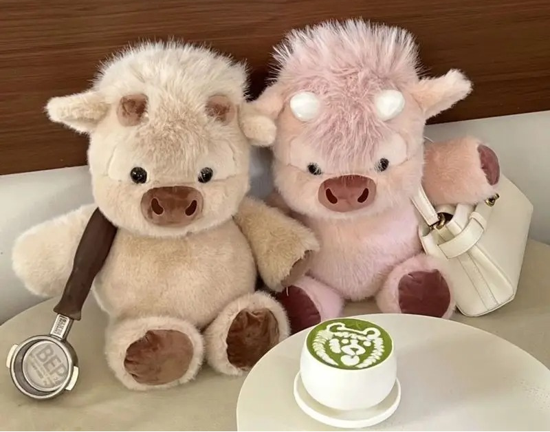 Muvello® Running Highland Cow Plushie